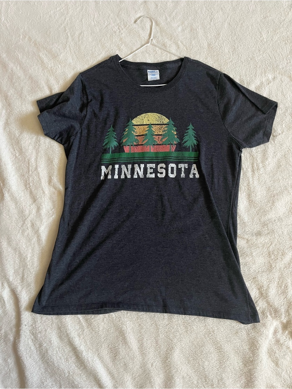 Minnesota Graphic women’s Tee - Black
